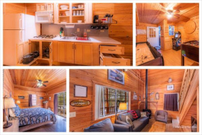 Cabin #4 The Wolves Den - Pet Friendly- Sleeps 6 - Playground & Game Room